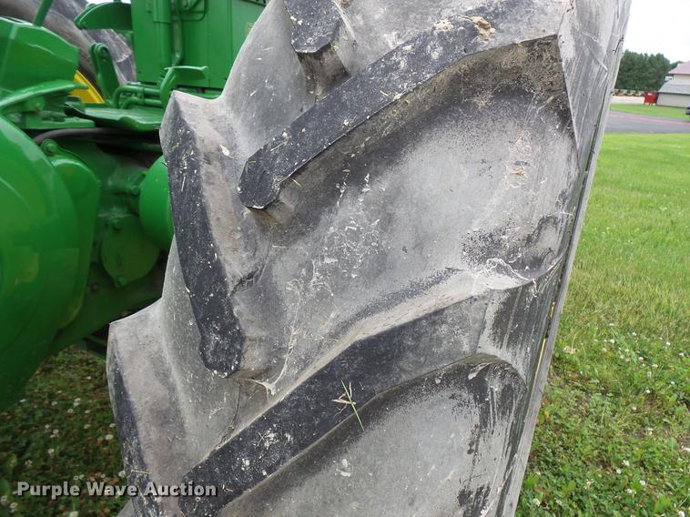 image for item DV9363 John Deere 620 tractor