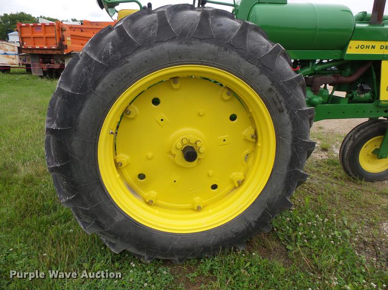 image for item DV9363 John Deere 620 tractor