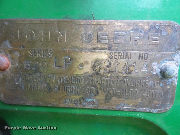 image for item DV9363 John Deere 620 tractor