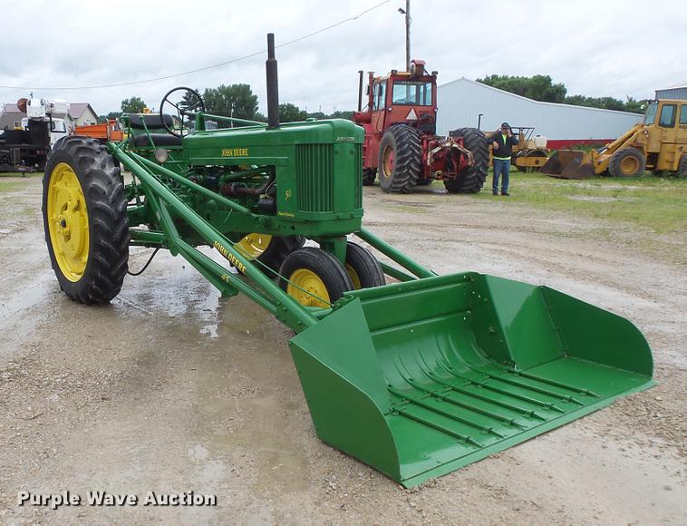 image for item DV9366 John Deere 50 tractor