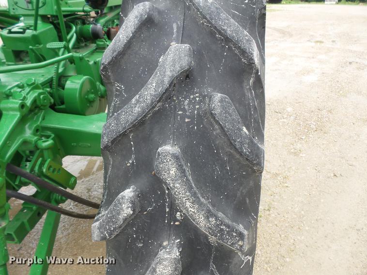 image for item DV9366 John Deere 50 tractor