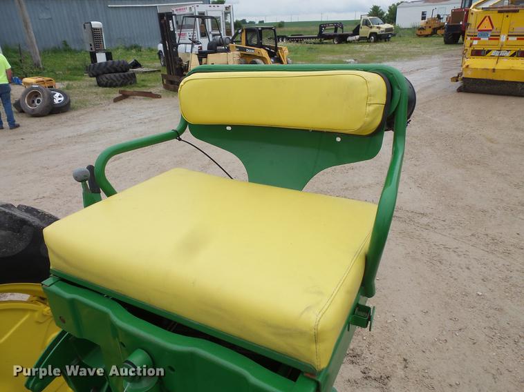 image for item DV9372 John Deere 520 tractor