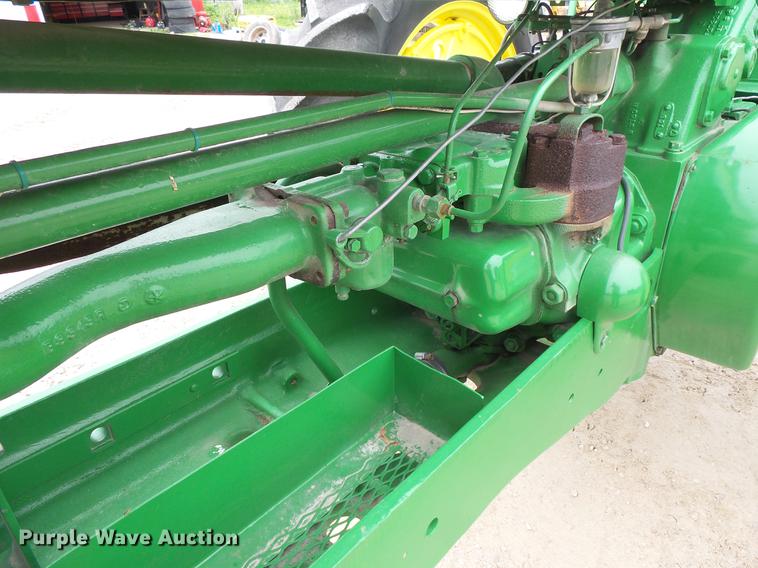 image for item DV9372 John Deere 520 tractor