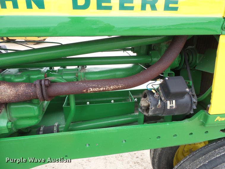 image for item DV9372 John Deere 520 tractor