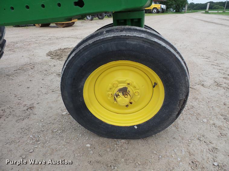 image for item DV9372 John Deere 520 tractor