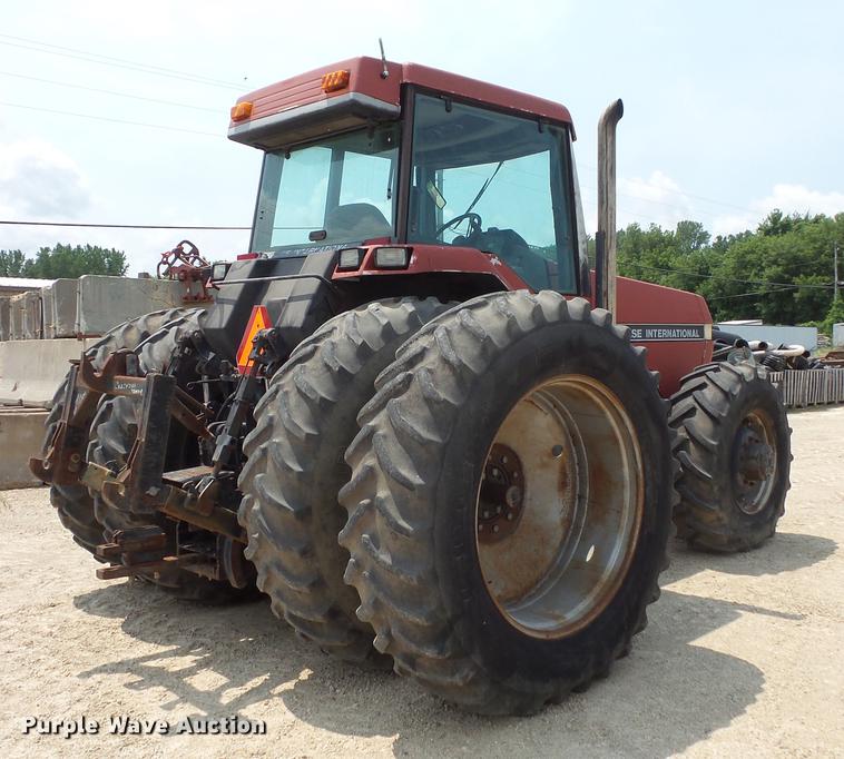 image for item DV9389 International 7140 MFWD tractor