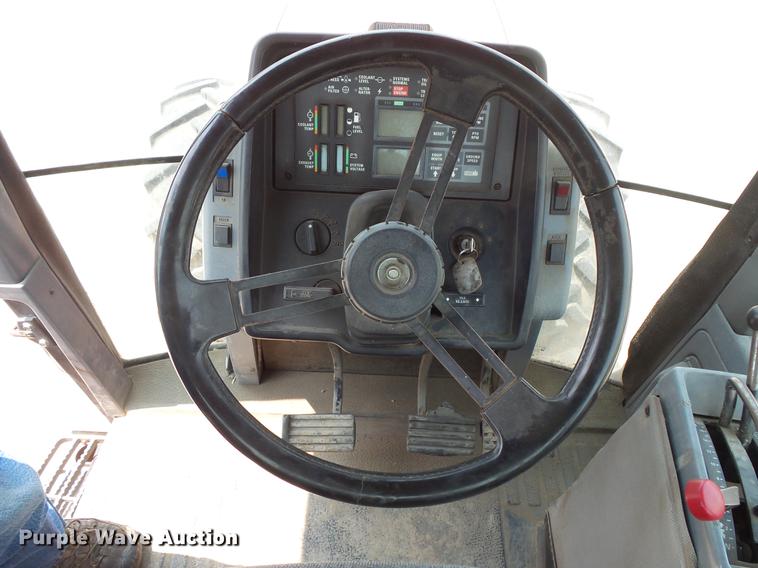 image for item DV9389 International 7140 MFWD tractor