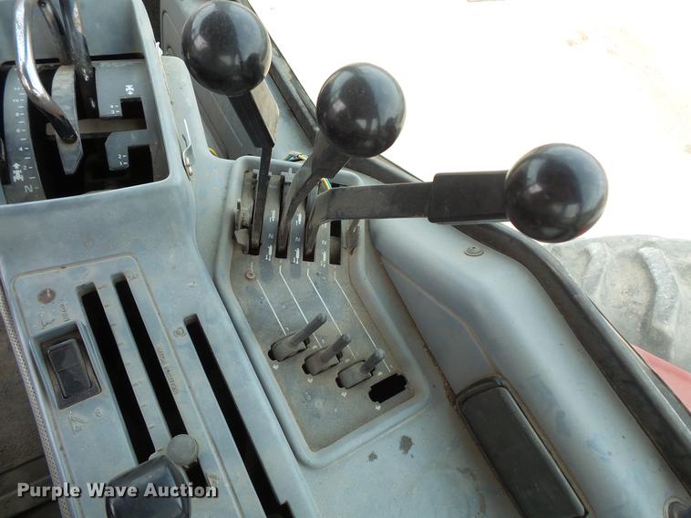 image for item DV9389 International 7140 MFWD tractor