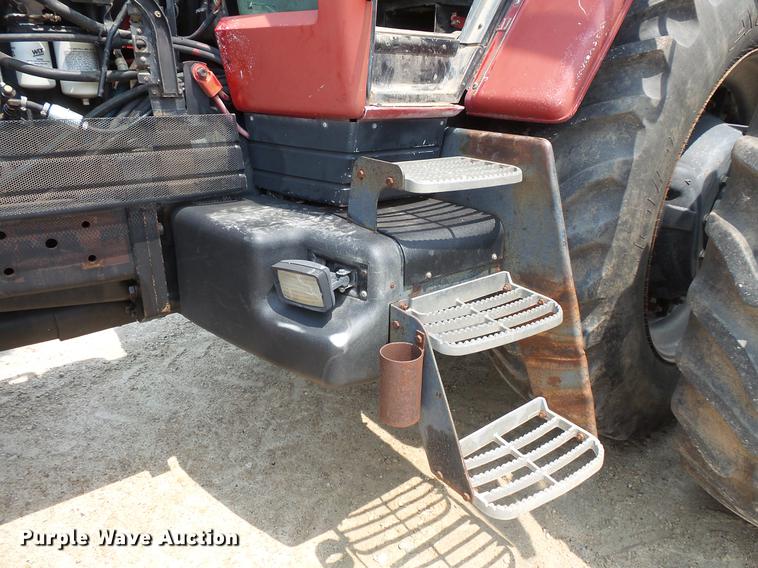 image for item DV9389 International 7140 MFWD tractor