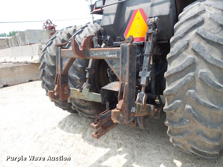 image for item DV9389 International 7140 MFWD tractor