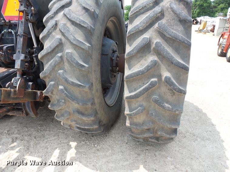 image for item DV9389 International 7140 MFWD tractor