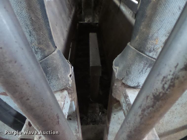 image for item DV9423 Silencer squeeze chute