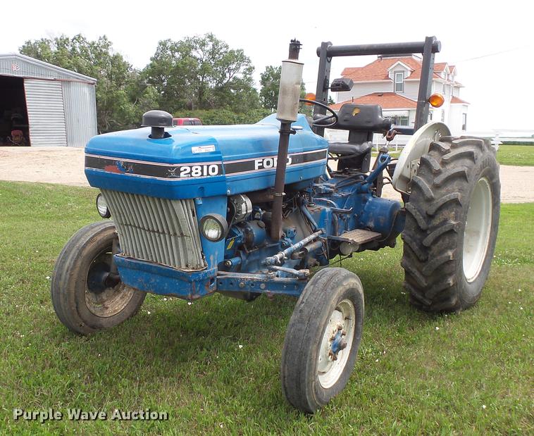 image for item DV9427 Ford 2810 tractor
