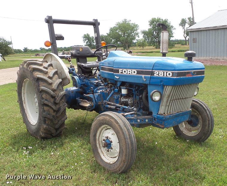 image for item DV9427 Ford 2810 tractor