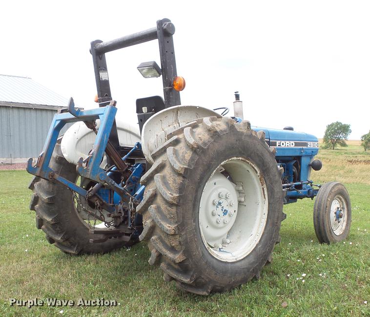 image for item DV9427 Ford 2810 tractor