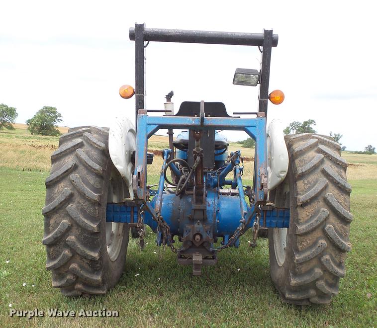 image for item DV9427 Ford 2810 tractor