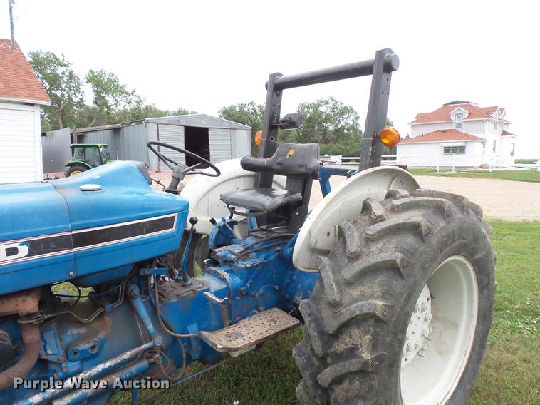 image for item DV9427 Ford 2810 tractor