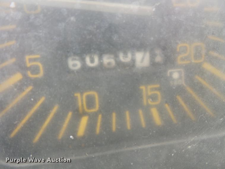 image for item DV9427 Ford 2810 tractor