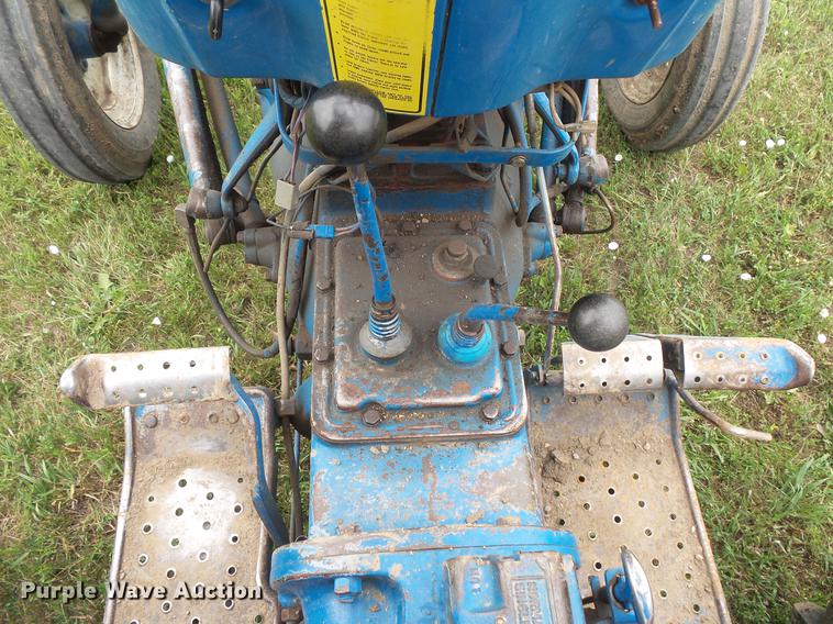 image for item DV9427 Ford 2810 tractor