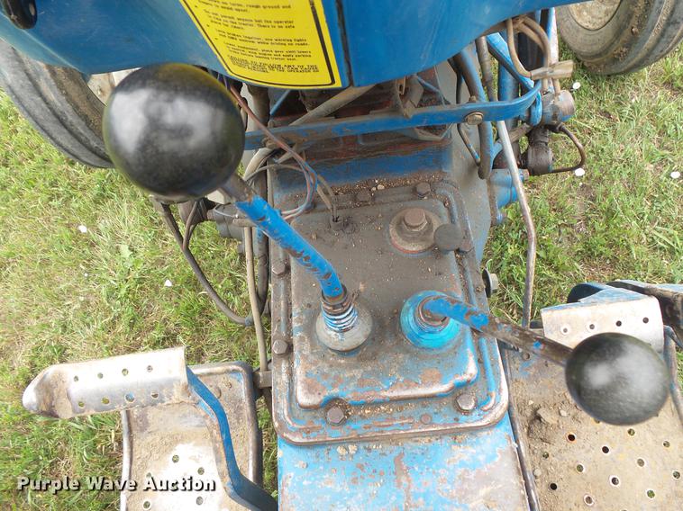 image for item DV9427 Ford 2810 tractor