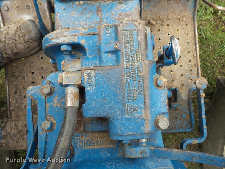 image for item DV9427 Ford 2810 tractor
