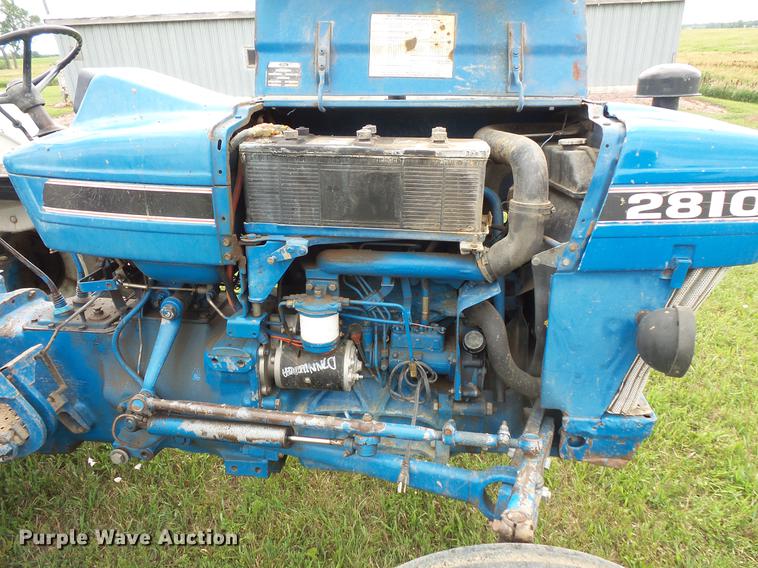 image for item DV9427 Ford 2810 tractor