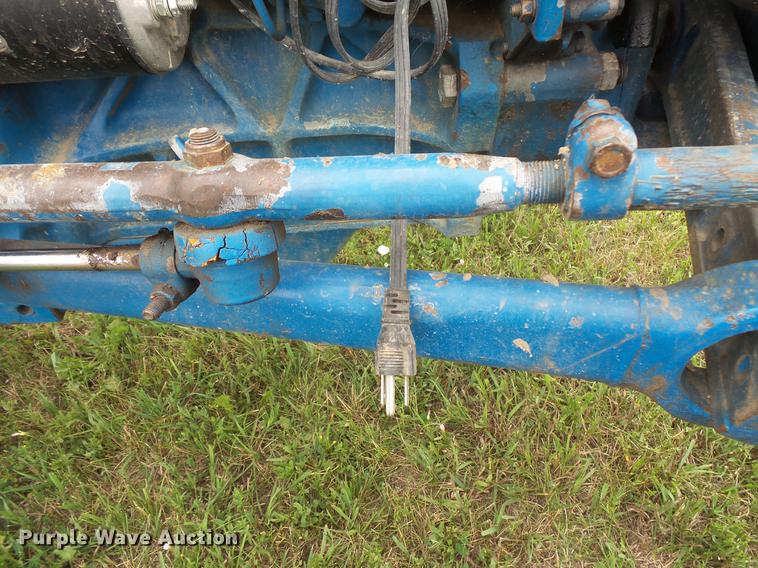 image for item DV9427 Ford 2810 tractor