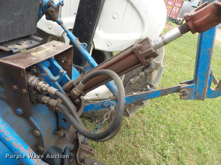 image for item DV9427 Ford 2810 tractor