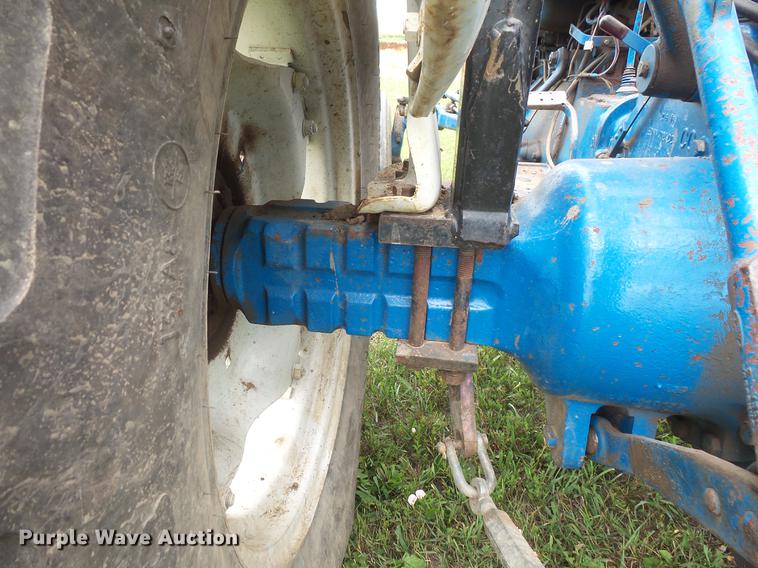 image for item DV9427 Ford 2810 tractor