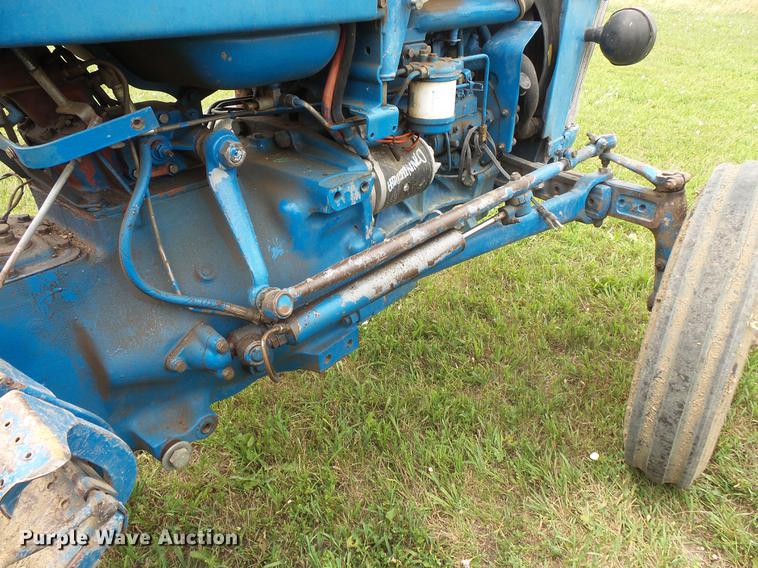 image for item DV9427 Ford 2810 tractor