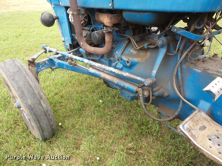 image for item DV9427 Ford 2810 tractor