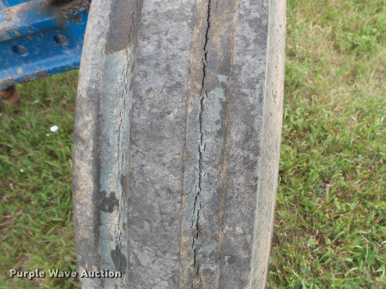 image for item DV9427 Ford 2810 tractor