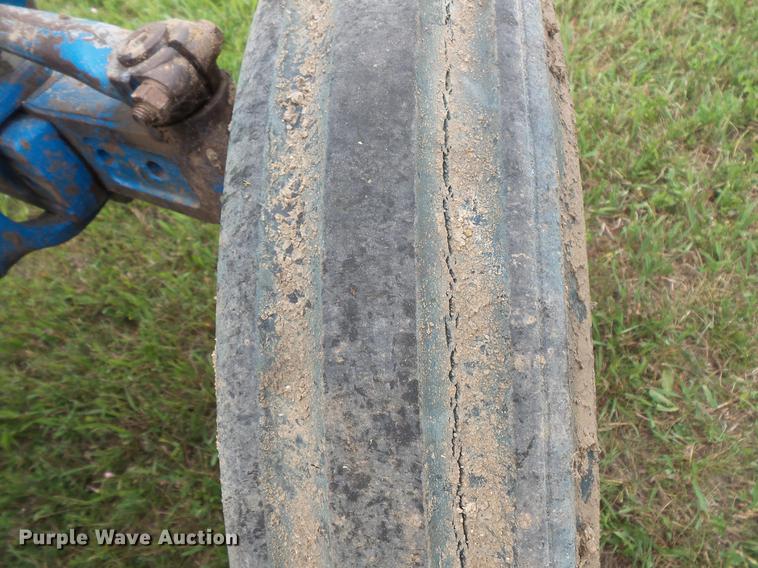 image for item DV9427 Ford 2810 tractor