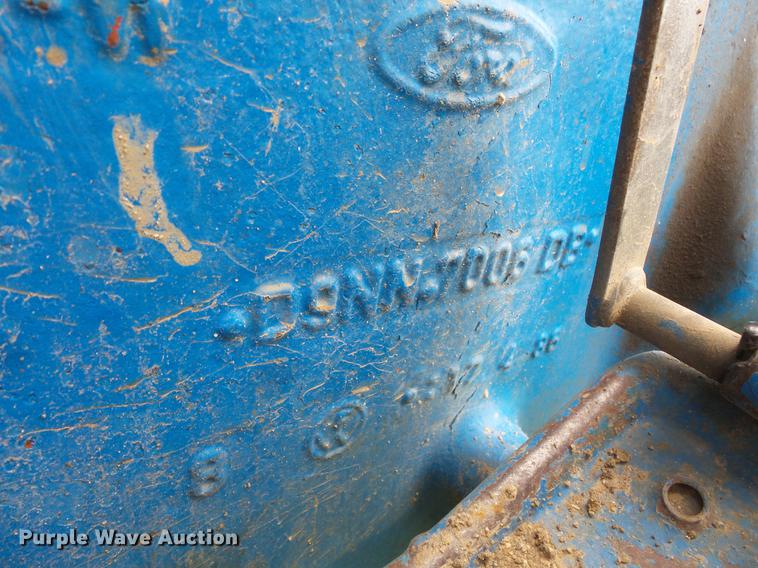 image for item DV9427 Ford 2810 tractor