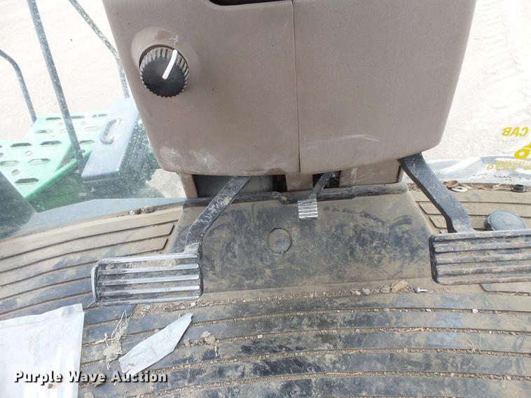 image for item DV9428 John Deere 8400T tractor