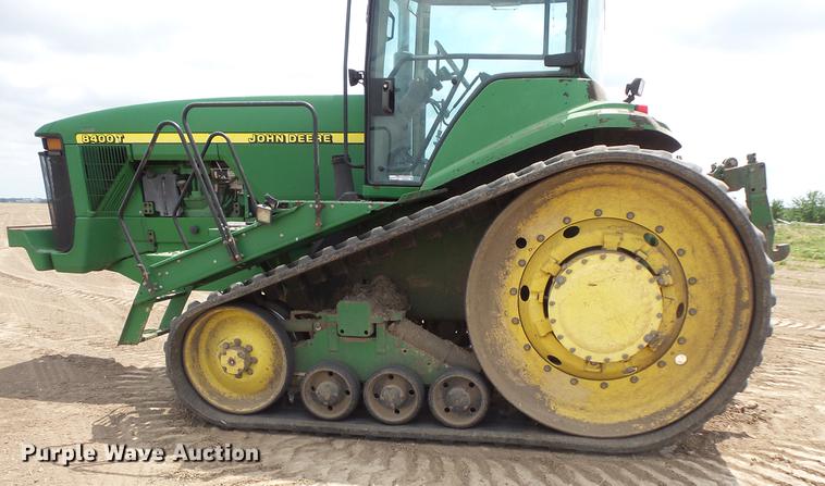 image for item DV9428 John Deere 8400T tractor