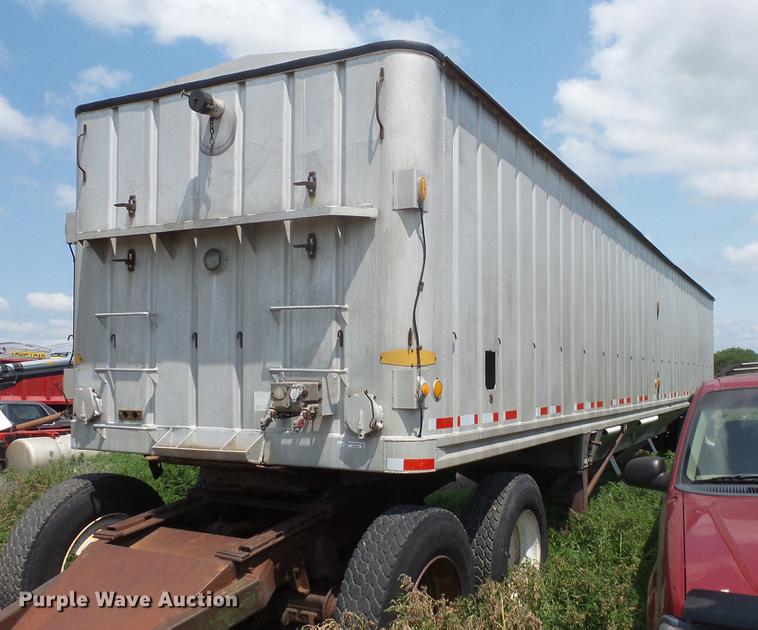 image for item DV9437 1984 J&L Tank Inc. JLST double hopper bottom wet/dry grain trailer