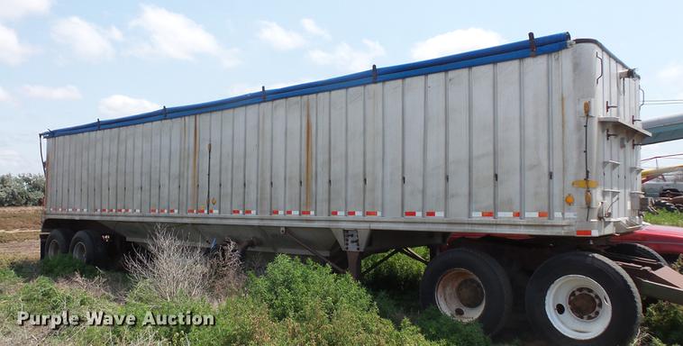 image for item DV9437 1984 J&L Tank Inc. JLST double hopper bottom wet/dry grain trailer