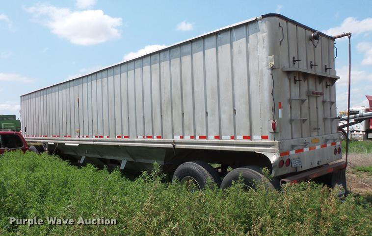 image for item DV9437 1984 J&L Tank Inc. JLST double hopper bottom wet/dry grain trailer