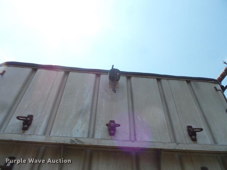 image for item DV9437 1984 J&L Tank Inc. JLST double hopper bottom wet/dry grain trailer