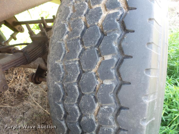 image for item DV9437 1984 J&L Tank Inc. JLST double hopper bottom wet/dry grain trailer