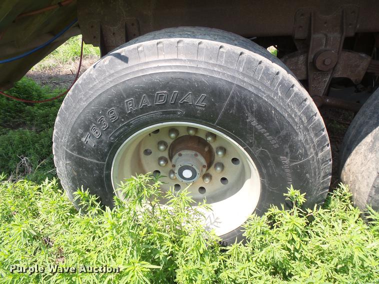 image for item DV9437 1984 J&L Tank Inc. JLST double hopper bottom wet/dry grain trailer