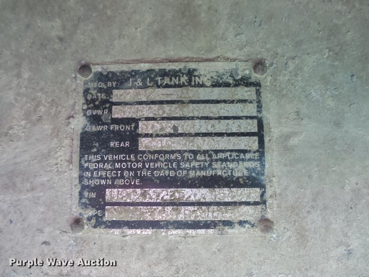 image for item DV9437 1984 J&L Tank Inc. JLST double hopper bottom wet/dry grain trailer