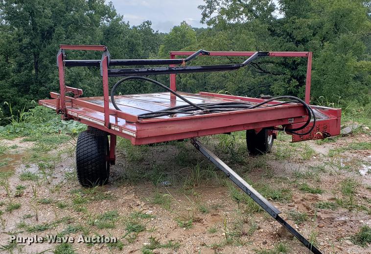 image for item EF9787 Hoelscher 1000 square bale accumulator