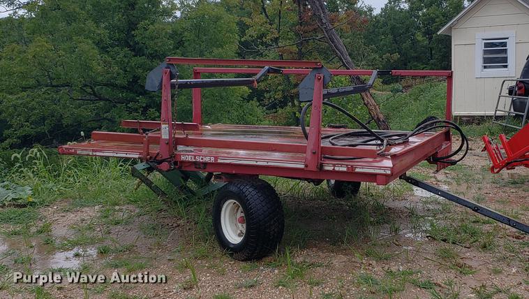 image for item EF9787 Hoelscher 1000 square bale accumulator