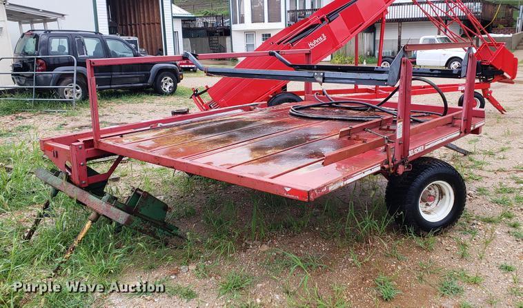 image for item EF9787 Hoelscher 1000 square bale accumulator