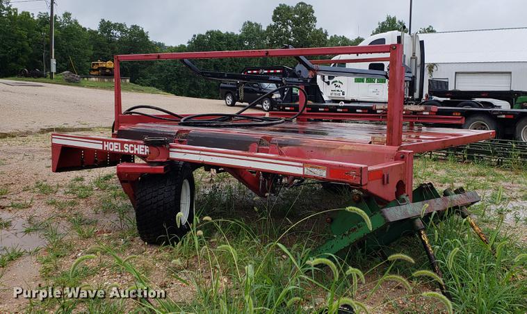 image for item EF9787 Hoelscher 1000 square bale accumulator