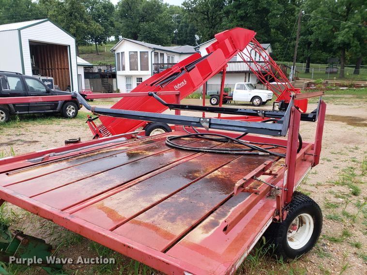 image for item EF9787 Hoelscher 1000 square bale accumulator