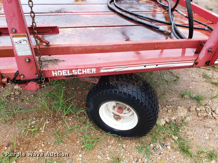 image for item EF9787 Hoelscher 1000 square bale accumulator