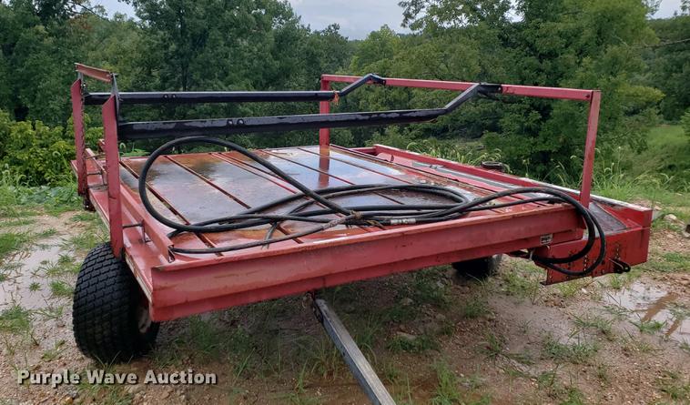 image for item EF9787 Hoelscher 1000 square bale accumulator